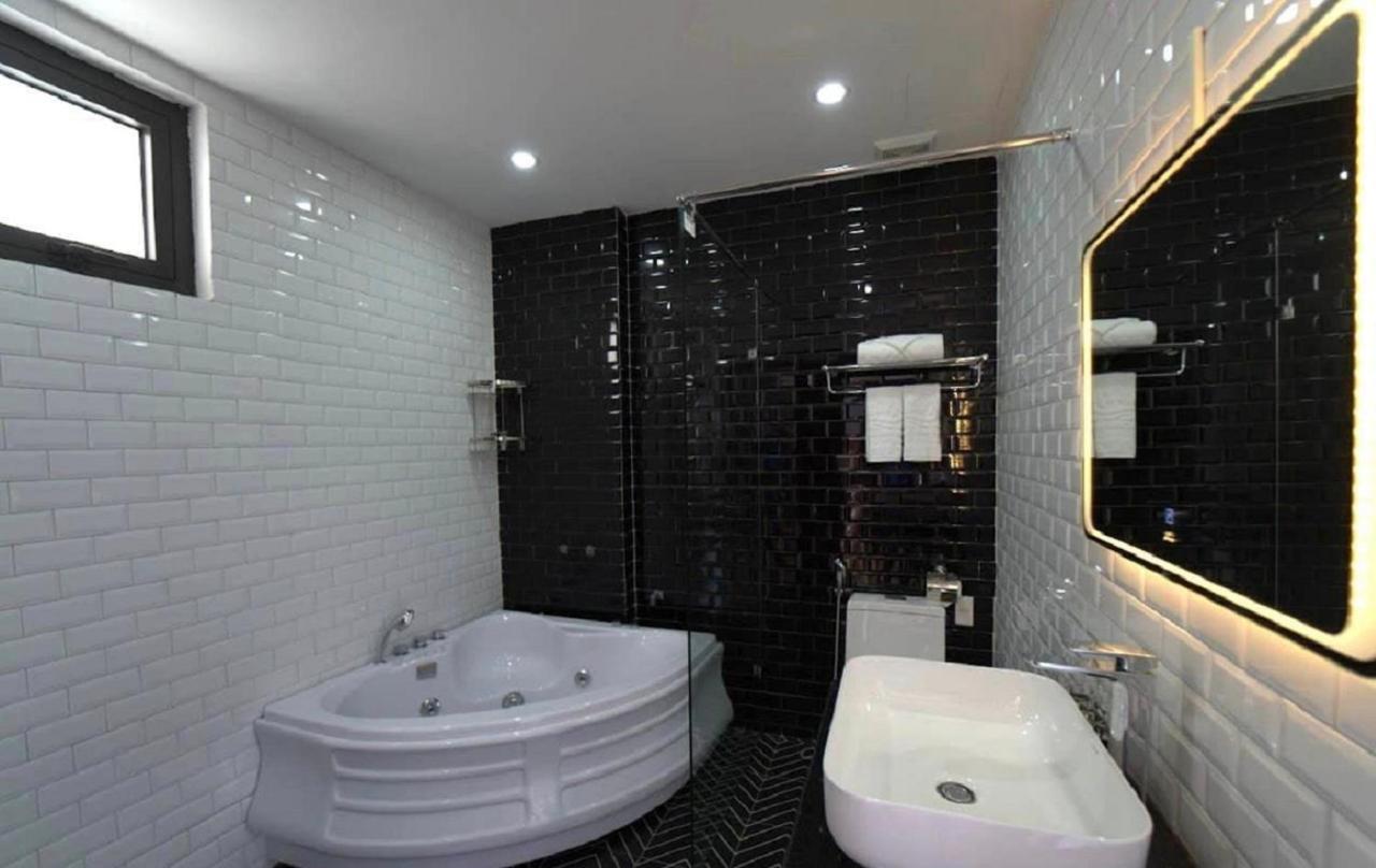 Golden Sea Halong Hotel Ha Long Esterno foto